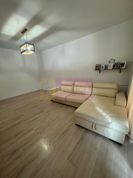 De vanzare apartament cu 2 camere si loc de parcare, 120000€